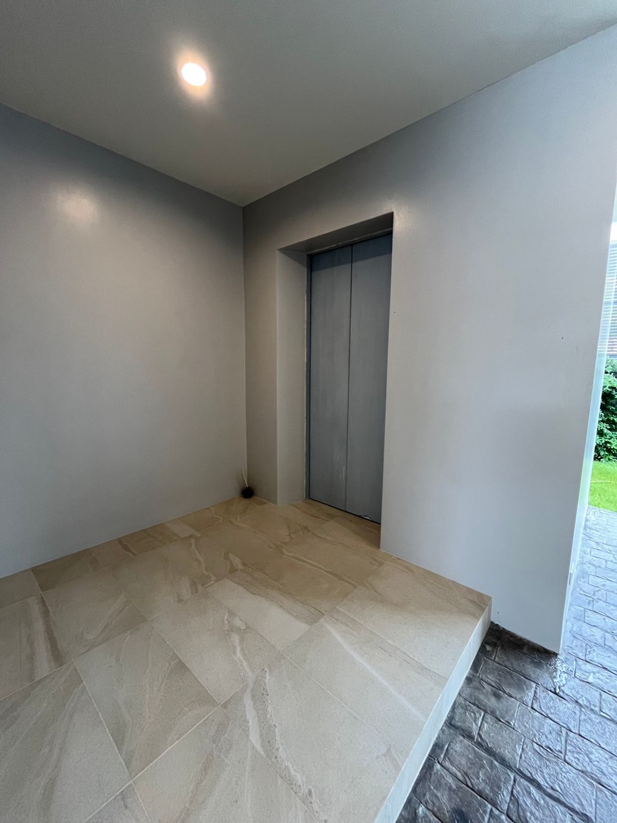 For SaleHome OfficeNawamin, Ramindra : RISE 46 Home Office Watcharapol-Sukapiban 5, luxury home office, 3.5 floors with private elevator, last 2 units left! Plot 5 | Land 41.28 sq m. | Usable area 407 sq m | Price only 15,000,000 baht (negotiable before closing the project) Peeraphong FIFA 087