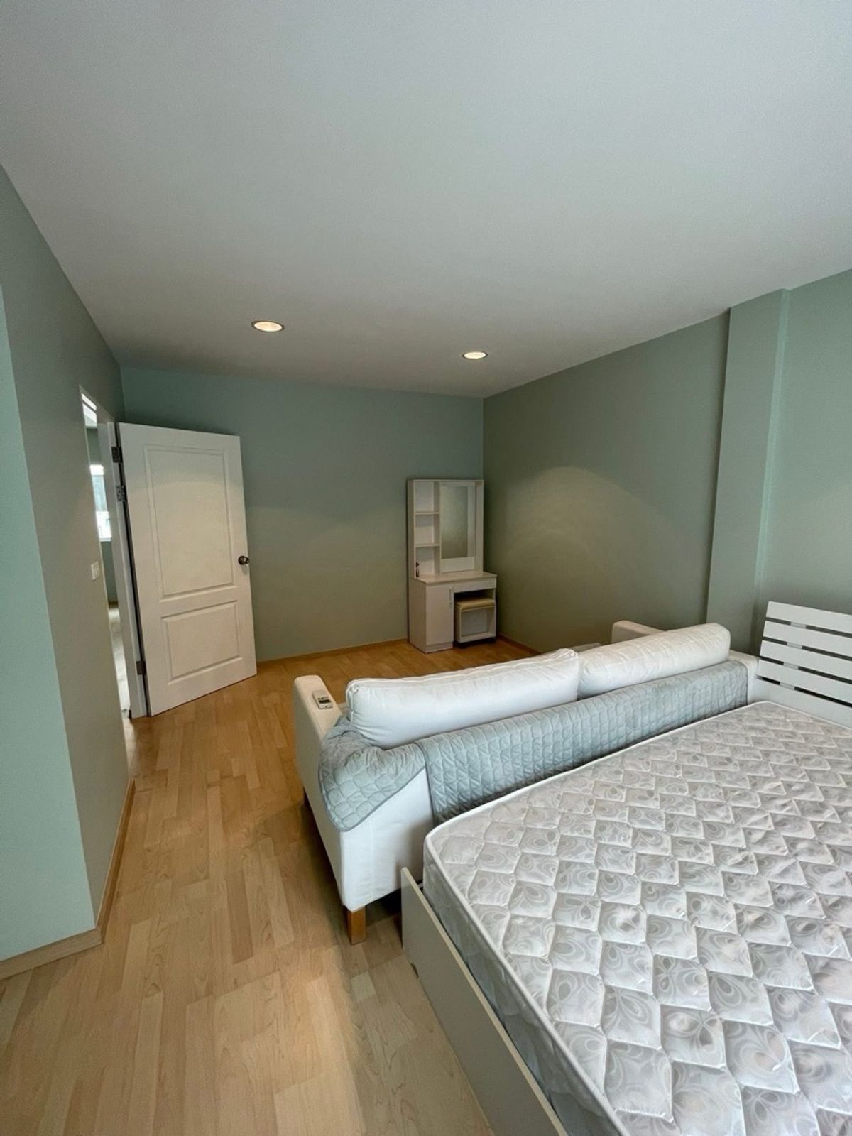 For RentHome OfficePattanakan, Srinakarin : Home office for rent, Noble Cube, Phatthanakan | Home office, company registration, Phatthanakan