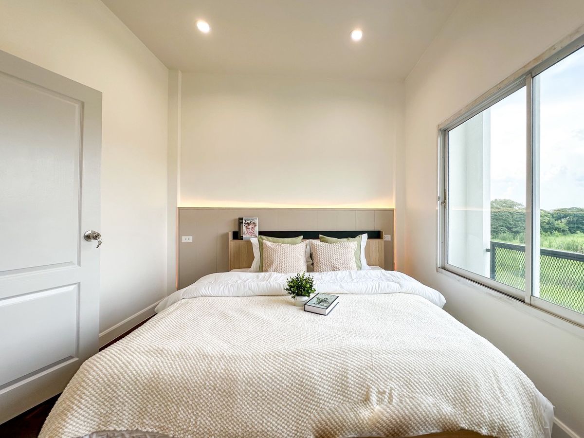 ขายทาวน์โฮมพัฒนาการ ศรีนครินทร์ : 🔥 HOT DEAL! ทาวน์โฮม 3 ชั้น “เดอะสยาม“ เฉลิมพระเกียรติ ร.9 ซ.38 ฟังก์ชันครบ คุ้มยิ่งกว่าเช่า! ✨