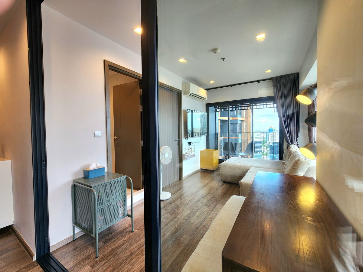 ให้เช่าคอนโดลาดพร้าว เซ็นทรัลลาดพร้าว : สถานะตามภาพปก วิวสวยเหมือนในซีรี่🔥 ให้เช่า! ห้องมุมหนึ่งเดียว ชั้น 40 Life Ladprao Valley ติด BTS ห้าแยกลาดพร้าว 🔥แปลนห้องแบบพิเศษ