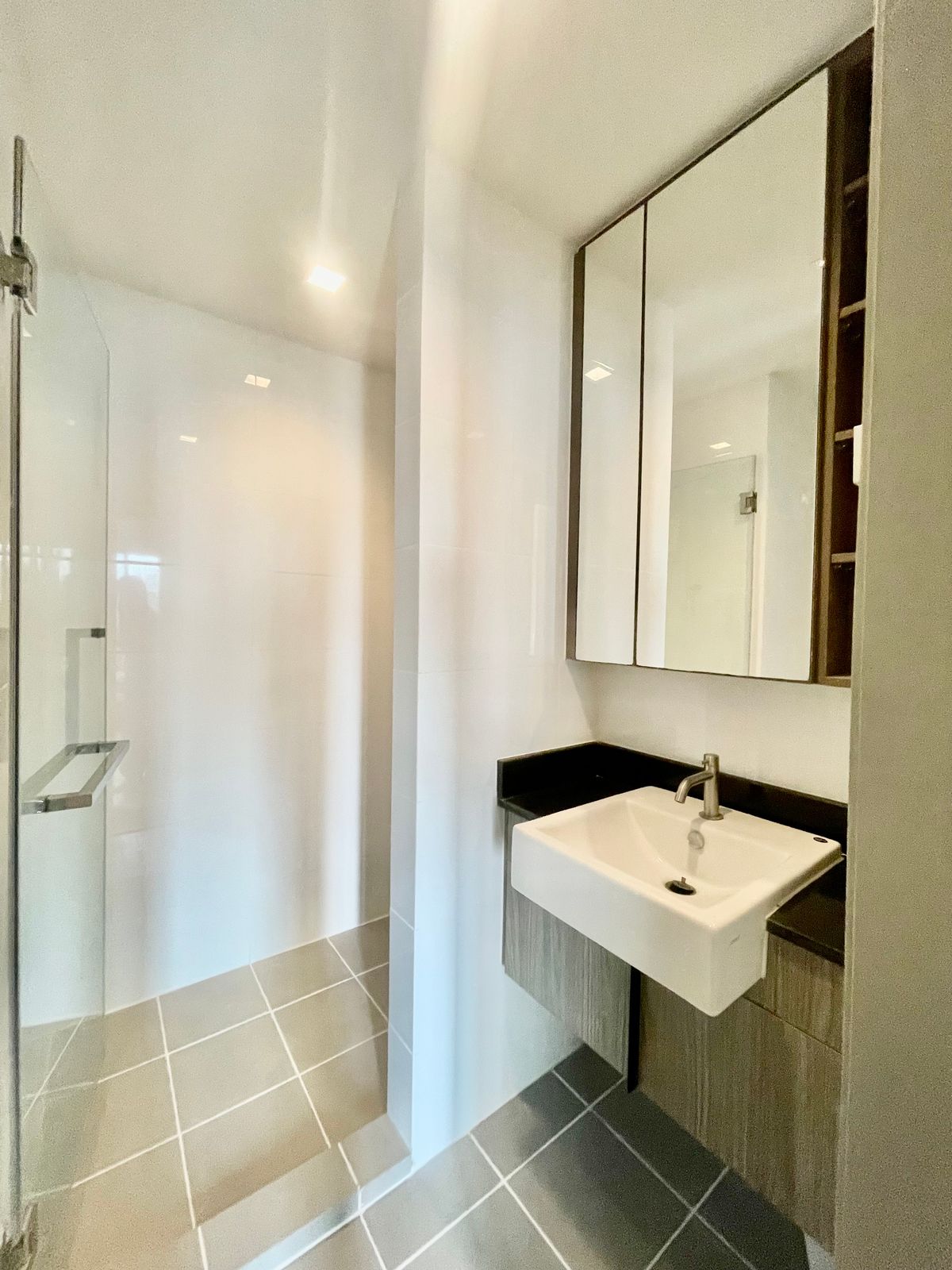 ขายคอนโดลาดพร้าว เซ็นทรัลลาดพร้าว :  🔥 ขายด่วน 🔥  ขาดทุน ห้องสวย ตรงปก ห้องมุม กว้าง   Call 0619824959