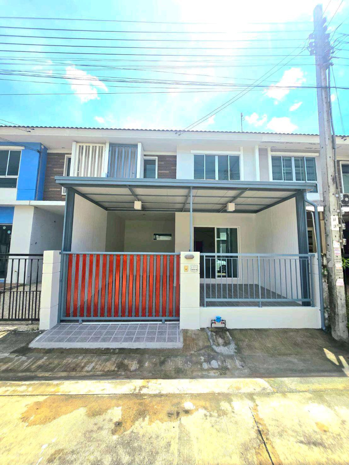 ขายทาวน์โฮมนวมินทร์ รามอินทรา : ขายทาวน์เฮ้าส์ 2 ชั้น หมู่บ้านพฤกษาวิลล์ 62/2 นิมิตรใหม่ รามอินทรา  โรงเรียนโชคชัย โรงเรียนเศรษฐบุตรบําเพ็ญ ตลาดกีบหมู พระยาสุเรนทร ์หทัยมิตร โรงพยาบาลนพรัตน์ โรงพยาบาลสินแพทย์ รถไฟฟ้าสีชมพ ูบางชัน ซาฟารีเวิลด์ แฟชั่นไอส์แลนด์