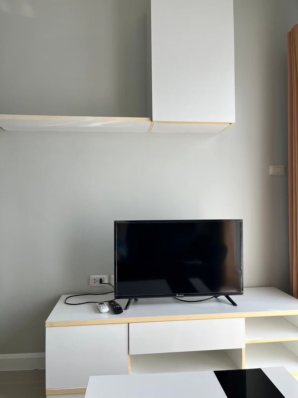 For SaleCondoPattaya, Bangsaen, Chonburi : For sale condo The Trust residence central pattaya 29.81 Sq.m sale with tenant (S03-2148) 