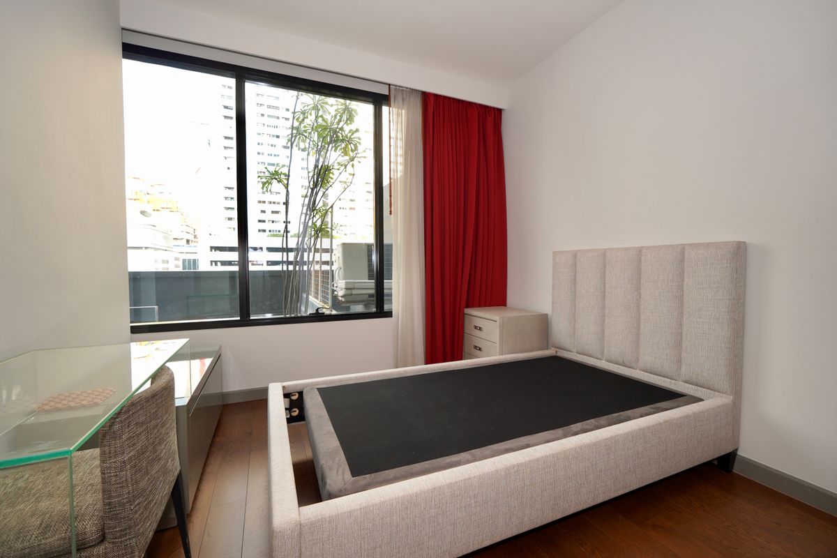 ให้เช่าคอนโดสีลม ศาลาแดง บางรัก : 🐶 เลี้ยงสัตว์ได้ ระเบียงใหญ่กว่า 70ตร.ม‼️. M Silom 350ม.จาก BTS ช่องนนทรี 