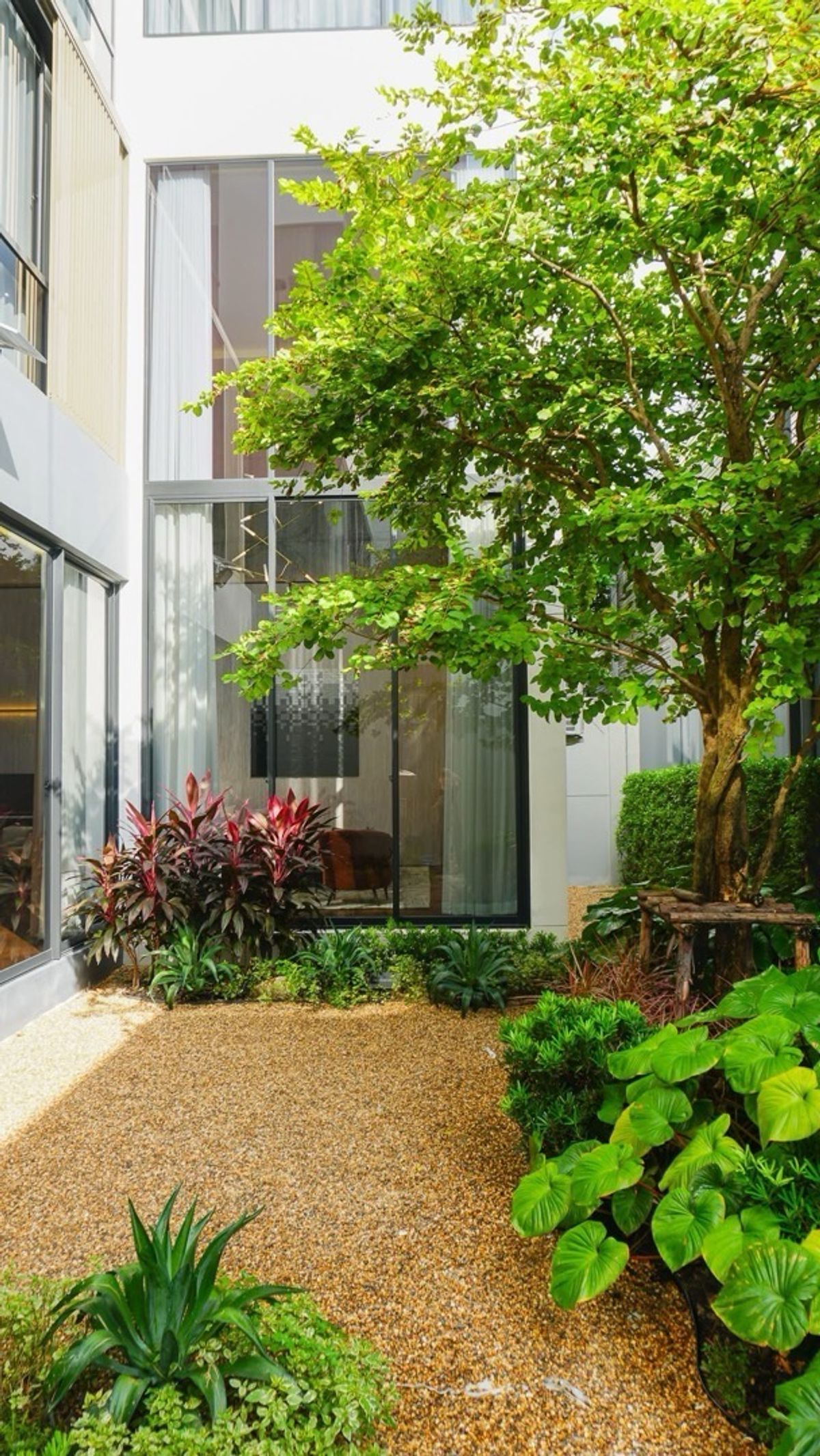 บ้านพัฒนาการ ศรีนครินทร์ : 📢 บ้านหรู 3 ชั้น ในโครงการ Bugaan Krungthep Kreetha พร้อมระบบรักษาความปลอดภัยระดับสูง เฟอร์นิเจอร์ครบ พร้อมลิฟต์ส่วนตัว เดินทางสะดวกได้หลายเส้นทาง ใกล้ห้างสรรพสินค้า โรงเรียนอินเตอร์ และโรงพยาบาลชั้นนำ