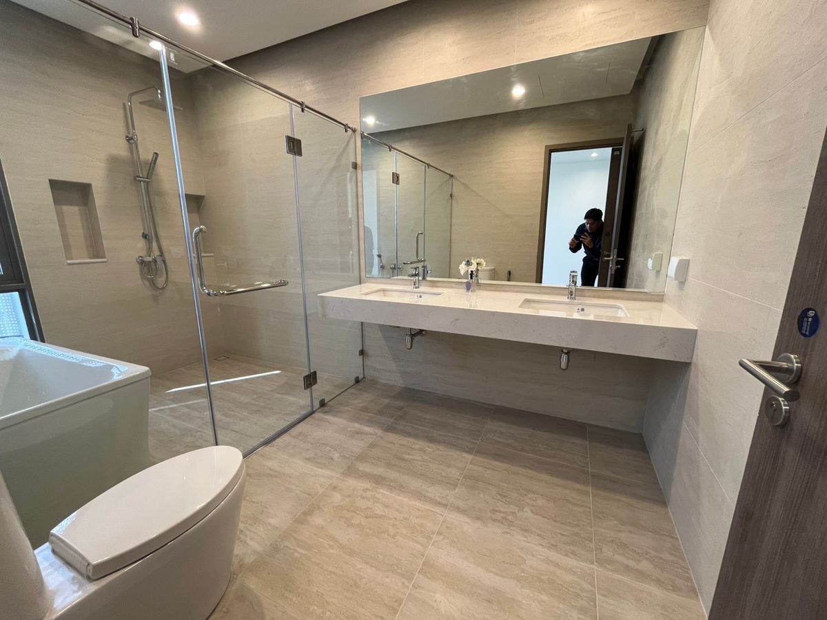 For SaleHome OfficeNawamin, Ramindra : RISE 46 Home Office Watcharapol-Sukapiban 5, luxury home office, 3.5 floors with private elevator, last 2 units left! Plot 5 | Land 41.28 sq m. | Usable area 407 sq m | Price only 15,000,000 baht (negotiable before closing the project) Peeraphong FIFA 087