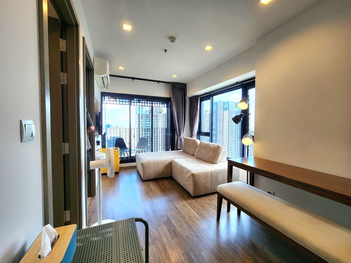 ให้เช่าคอนโดลาดพร้าว เซ็นทรัลลาดพร้าว : สถานะตามภาพปก วิวสวยเหมือนในซีรี่🔥 ให้เช่า! ห้องมุมหนึ่งเดียว ชั้น 40 Life Ladprao Valley ติด BTS ห้าแยกลาดพร้าว 🔥แปลนห้องแบบพิเศษ