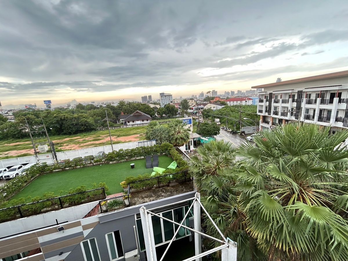 For SaleCondoPattaya, Bangsaen, Chonburi : For sale condo The Trust residence central pattaya 29.81 Sq.m sale with tenant (S03-2148) 