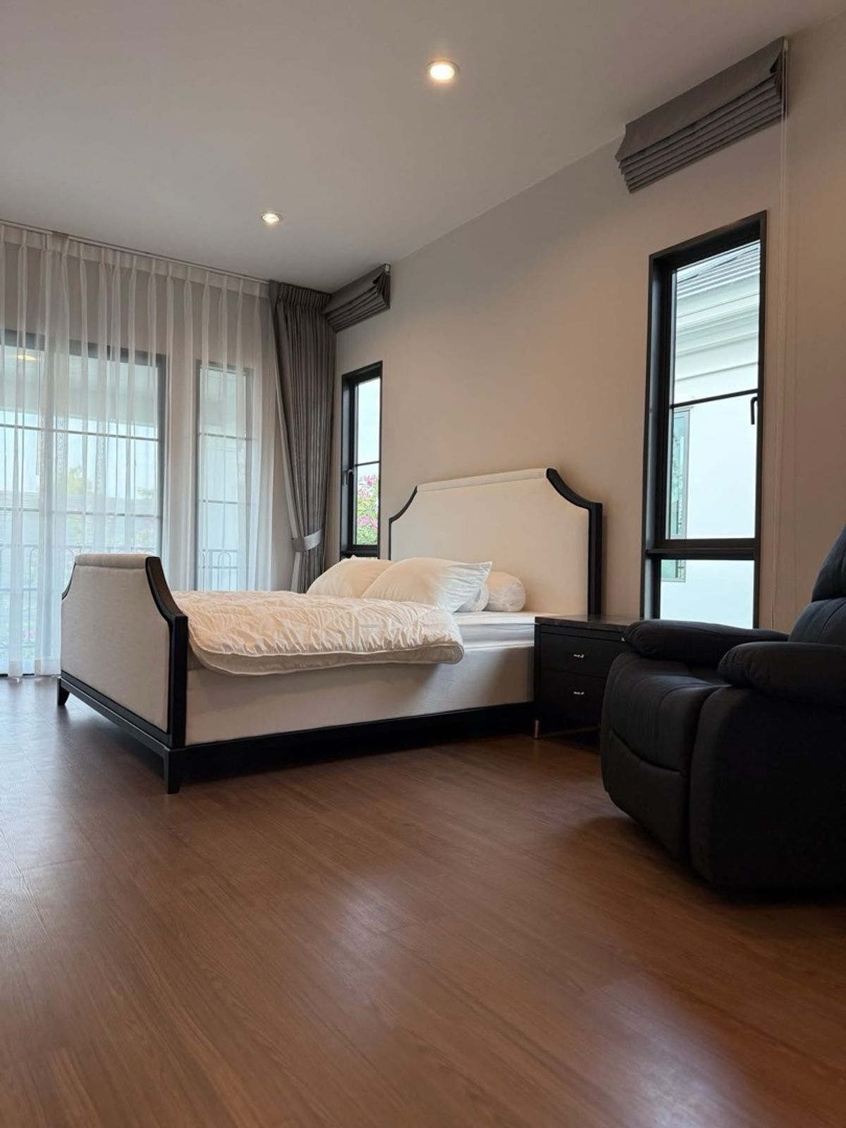 ขายบ้านบางนา แบริ่ง ลาซาล : ขาย Rare Unit! ใกล้คลับเฮ้าส์ — ในซอยมีเพียง 4 หลังเท่านั้น!�🔥 ราคานี้และทำเลนี้ ไม่มีอีกแล้วในโครงการ!