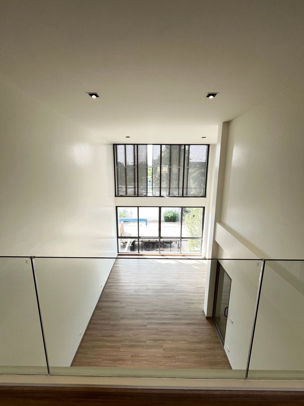 For SaleHome OfficeNawamin, Ramindra : RISE 46 Home Office Watcharapol-Sukapiban 5, luxury home office, 3.5 floors with private elevator, last 2 units left! Plot 5 | Land 41.28 sq m. | Usable area 407 sq m | Price only 15,000,000 baht (negotiable before closing the project) Peeraphong FIFA 087