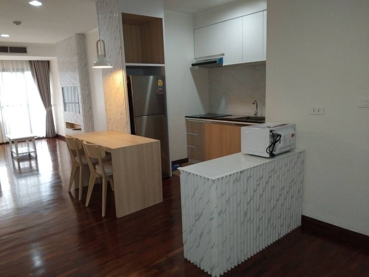 ให้เช่าคอนโดสุขุมวิท อโศก ทองหล่อ : ให้เช่าคอนโด ซิตี้ รีสอร์ท สุขุมวิท 49 ขนาด 61 ตร.ม. เฟอร์นิเจอร์ครบ (S03-2135)