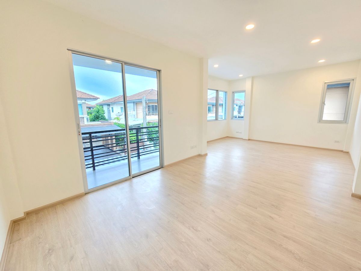 For SaleHouseLadkrabang, Suwannaphum Airport : [For Sale] Urgent Sale! 🔥 4-Bedroom Single House Atoll Maldives Palms – Corner Unit, Fully Renovated, Move-in Ready! Near Mega Bangna