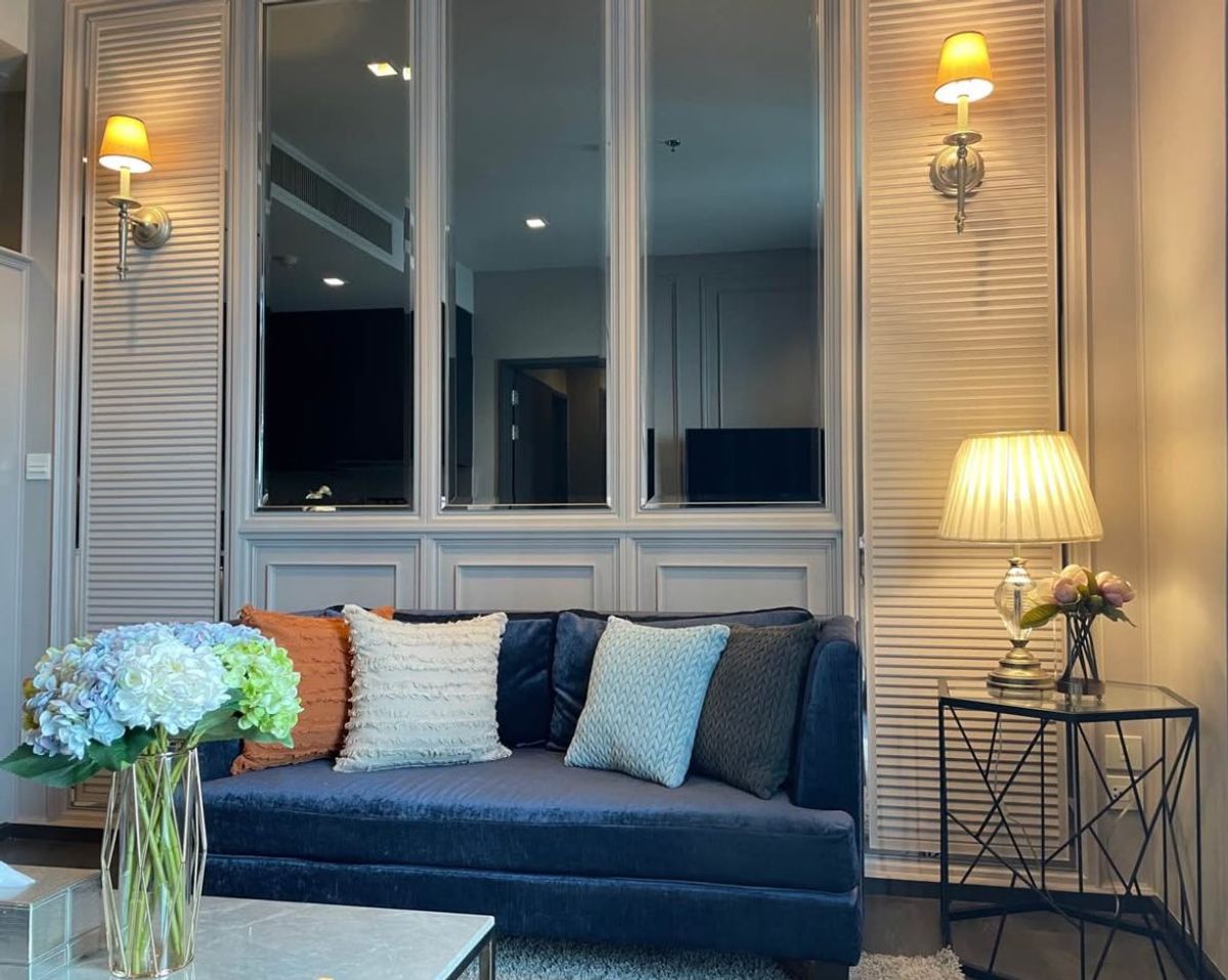 ให้เช่าคอนโดสุขุมวิท อโศก ทองหล่อ : คอนโด Edge Sukhumvit 23 เดินทางสะดวก ใกล้รถไฟฟ้าบีทีเอส มีรถรับส่ง ห้องสวย เฟอร์นิเจอร์ครบ พร้อมอยู่!!