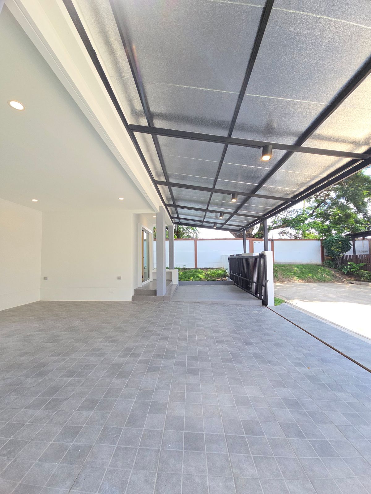 For SaleHouseLadkrabang, Suwannaphum Airport : [For Sale] Urgent Sale! 🔥 4-Bedroom Single House Atoll Maldives Palms – Corner Unit, Fully Renovated, Move-in Ready! Near Mega Bangna