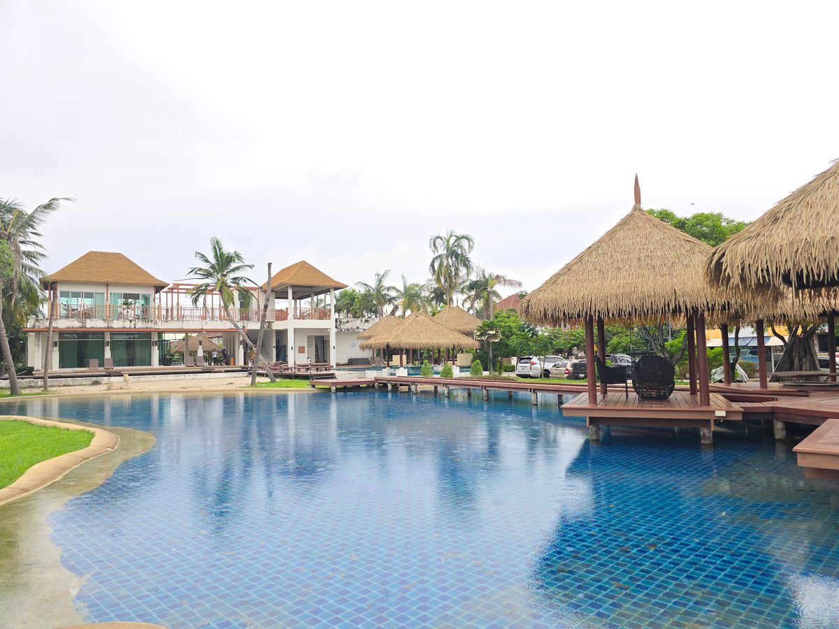 For SaleHouseLadkrabang, Suwannaphum Airport : [For Sale] Urgent Sale! 🔥 4-Bedroom Single House Atoll Maldives Palms – Corner Unit, Fully Renovated, Move-in Ready! Near Mega Bangna