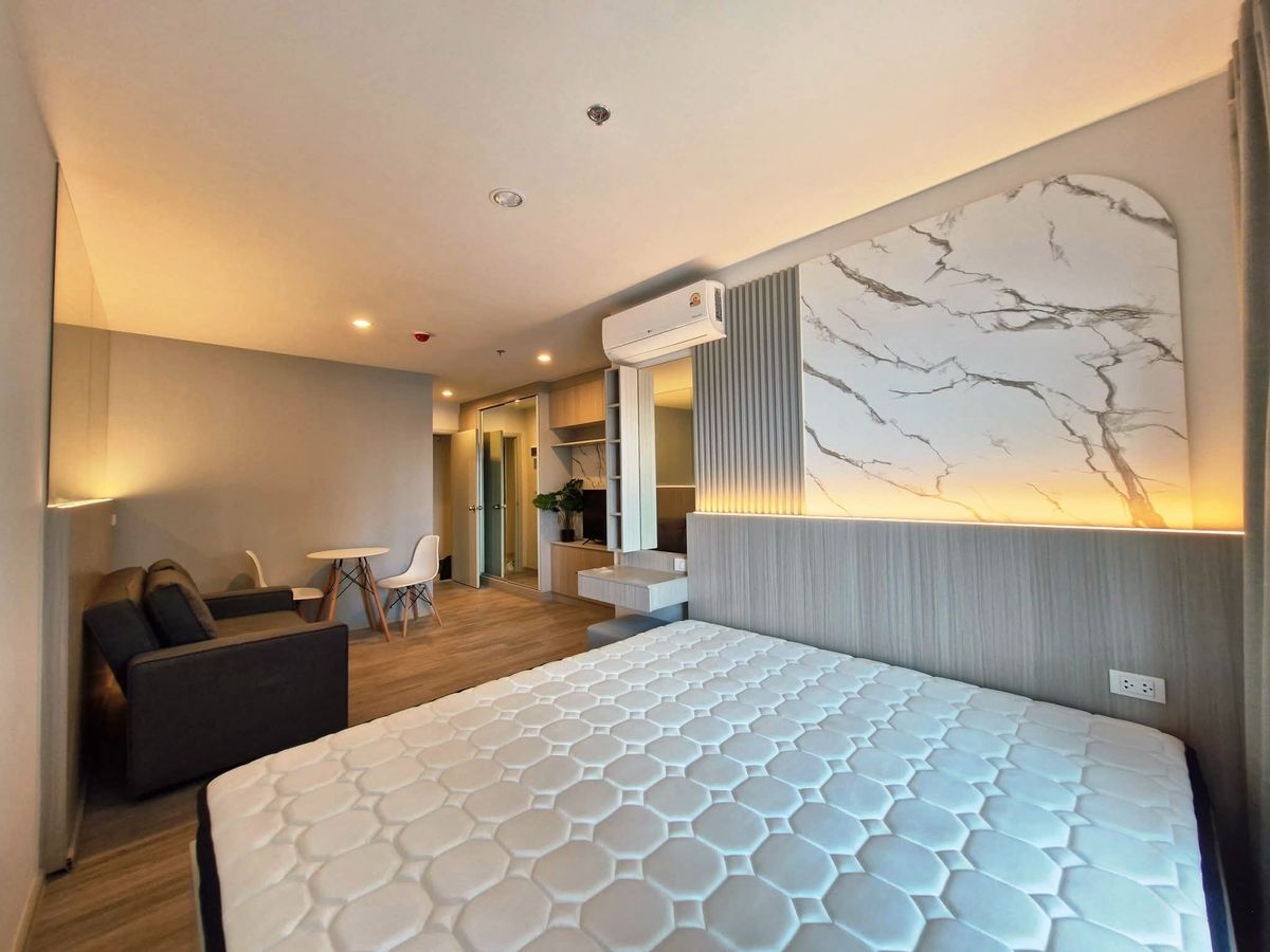 ให้เช่าคอนโดบางนา แบริ่ง ลาซาล : RC103125 New Condo for rent at Regent Home Bangna, good location, next to Sanphawut Road, near the expressway and BTS Bangna.