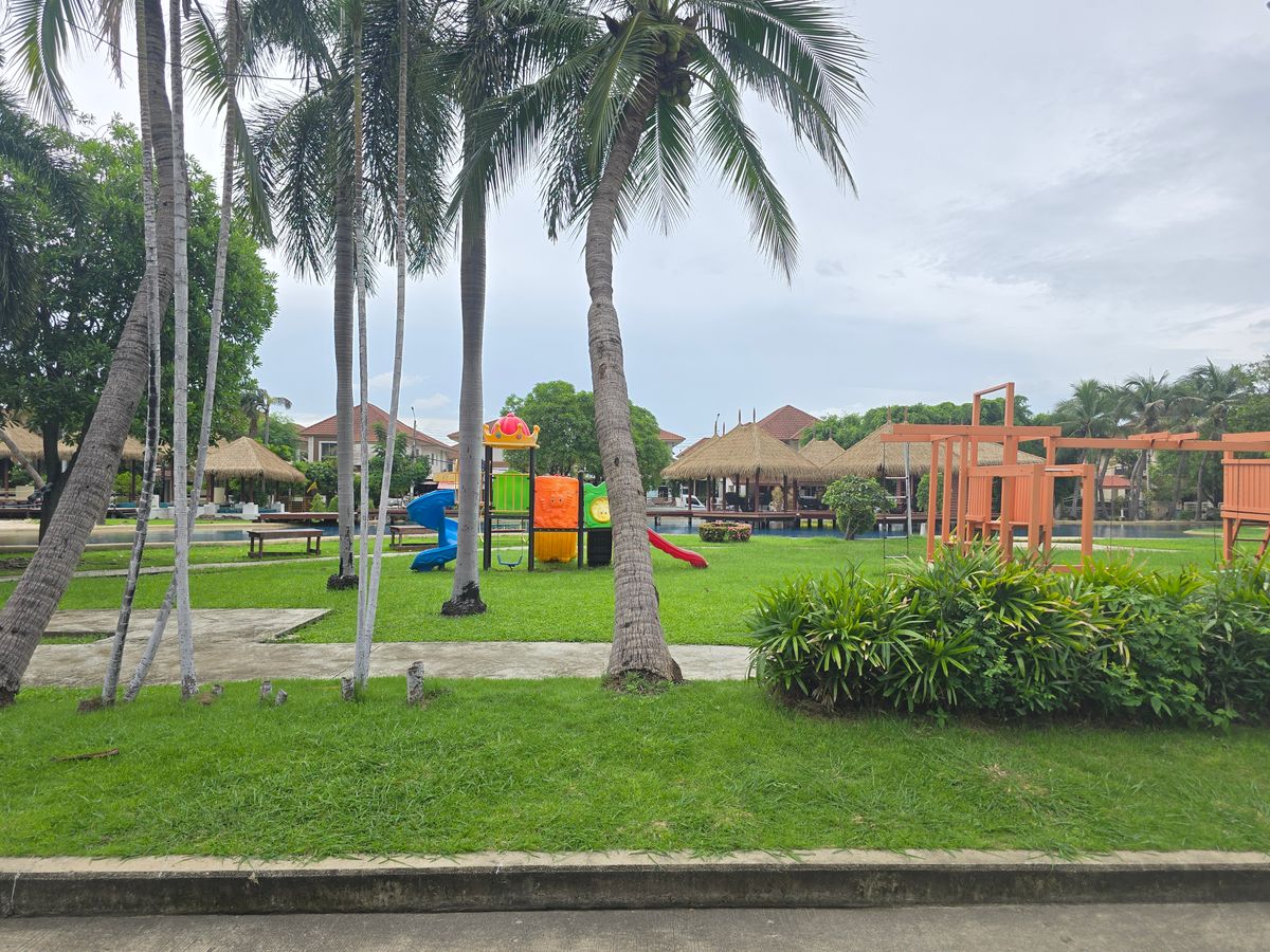 For SaleHouseLadkrabang, Suwannaphum Airport : [For Sale] Urgent Sale! 🔥 4-Bedroom Single House Atoll Maldives Palms – Corner Unit, Fully Renovated, Move-in Ready! Near Mega Bangna