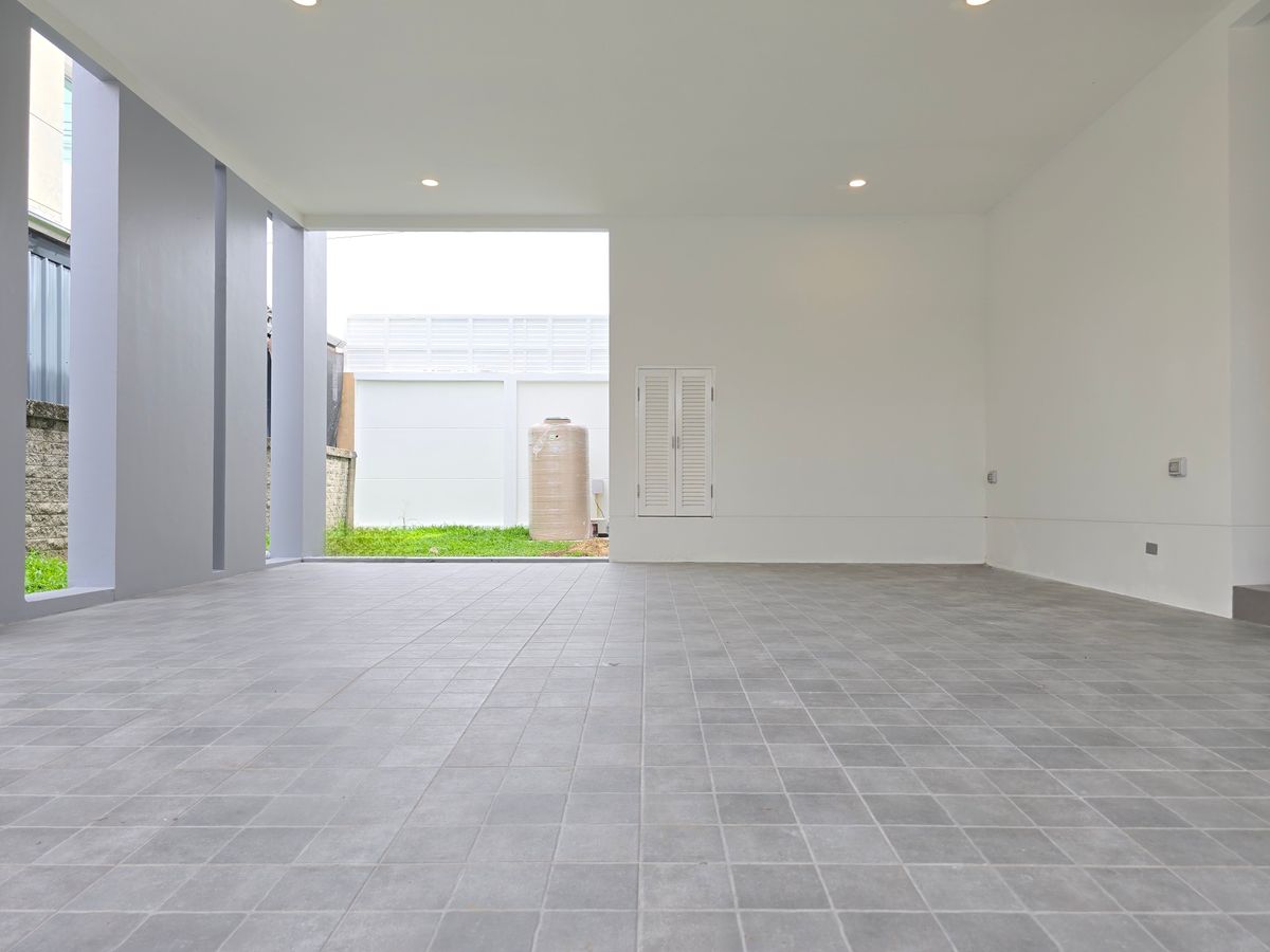 For SaleHouseLadkrabang, Suwannaphum Airport : [For Sale] Urgent Sale! 🔥 4-Bedroom Single House Atoll Maldives Palms – Corner Unit, Fully Renovated, Move-in Ready! Near Mega Bangna