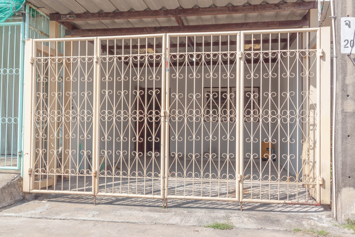 For RentTownhomeChokchai 4, Ladprao 71, Ladprao 48, : 3-story townhouse for rent, Nakniwat 48 (owner rents it out)