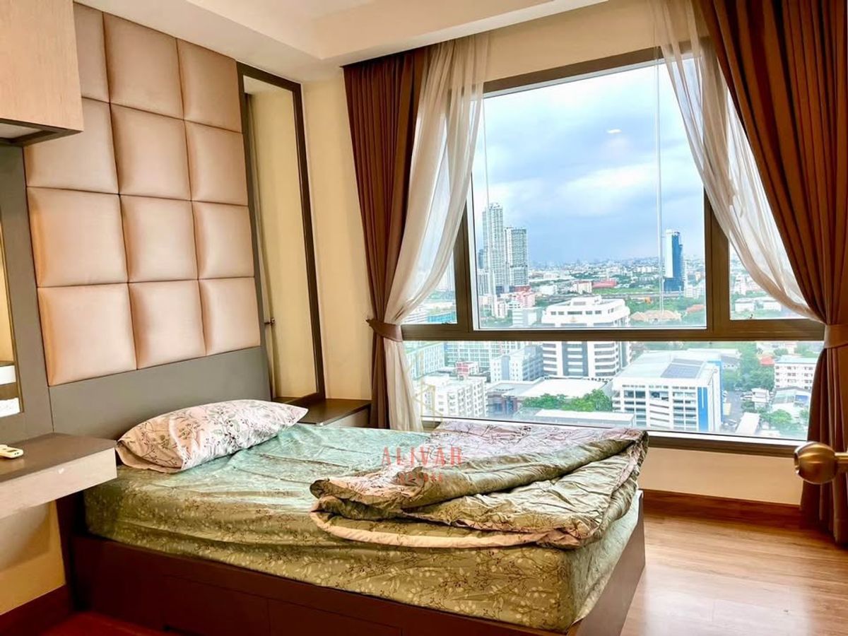 ให้เช่าคอนโดพระราม 9 เพชรบุรีตัดใหม่ RCA : RC103725 Condo 2 Beds for rent at THRU THONGLOR