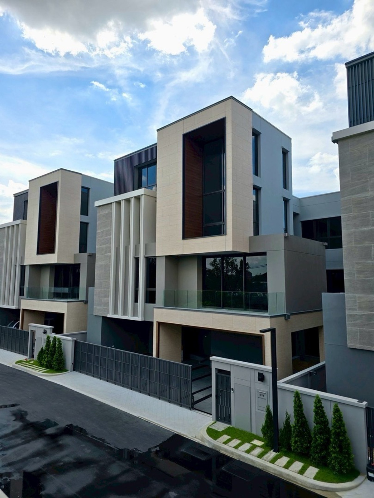 𝐁𝐄𝐎𝐍 Kaset-Nawamin 📌 Launching a 3-story luxury detached house, new brand from AP, connected to Ekamai-Thonglor, convenient, 10 minutes to Central Eastville (Call.094-9955936 Lin)🏆 Loading...