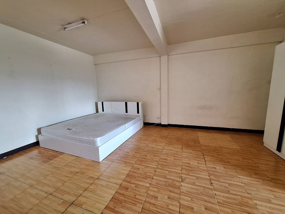 ขายอาคารพาณิชย์พระราม 2 บางขุนเทียน : ขายอาคารพาณิชย์ 4 ชั้น 2 คูหา เนื้อที่ 52 ตร.ว. โครงการธนบุรี คอมเพล็กซ์ พระราม 2 ใกล้เซ็นทรัลพระราม 2 ซอยพระราม 2 ซอย 60 ถนนพระราม2 เขตบางขุนเทียน กรุงเทพมหานคร