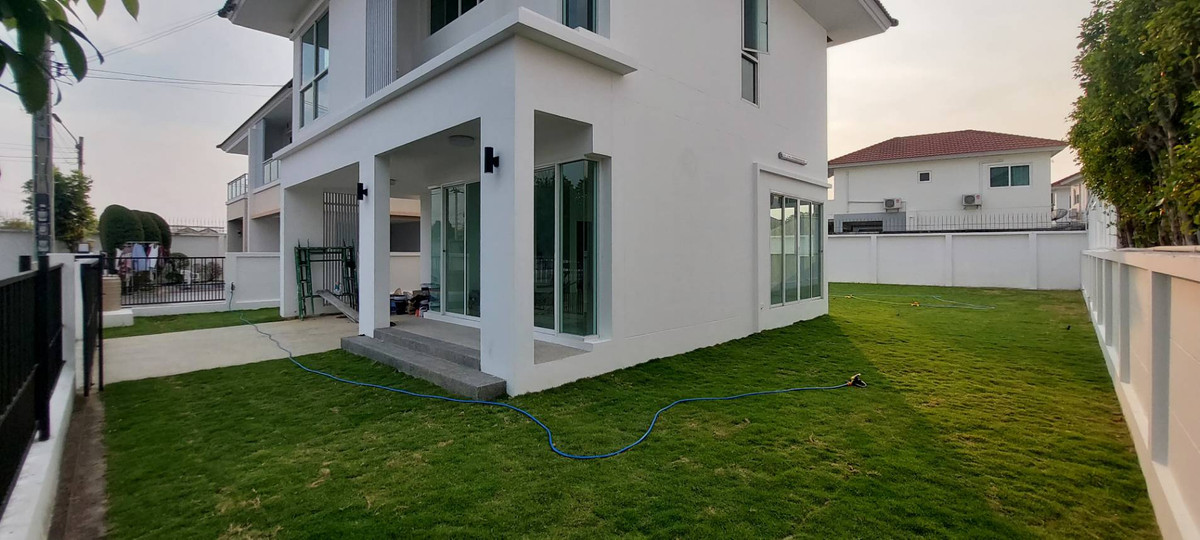 For SaleHouseRathburana, Suksawat : Big house 107 sq m. Cant find this price. Currently renovating.