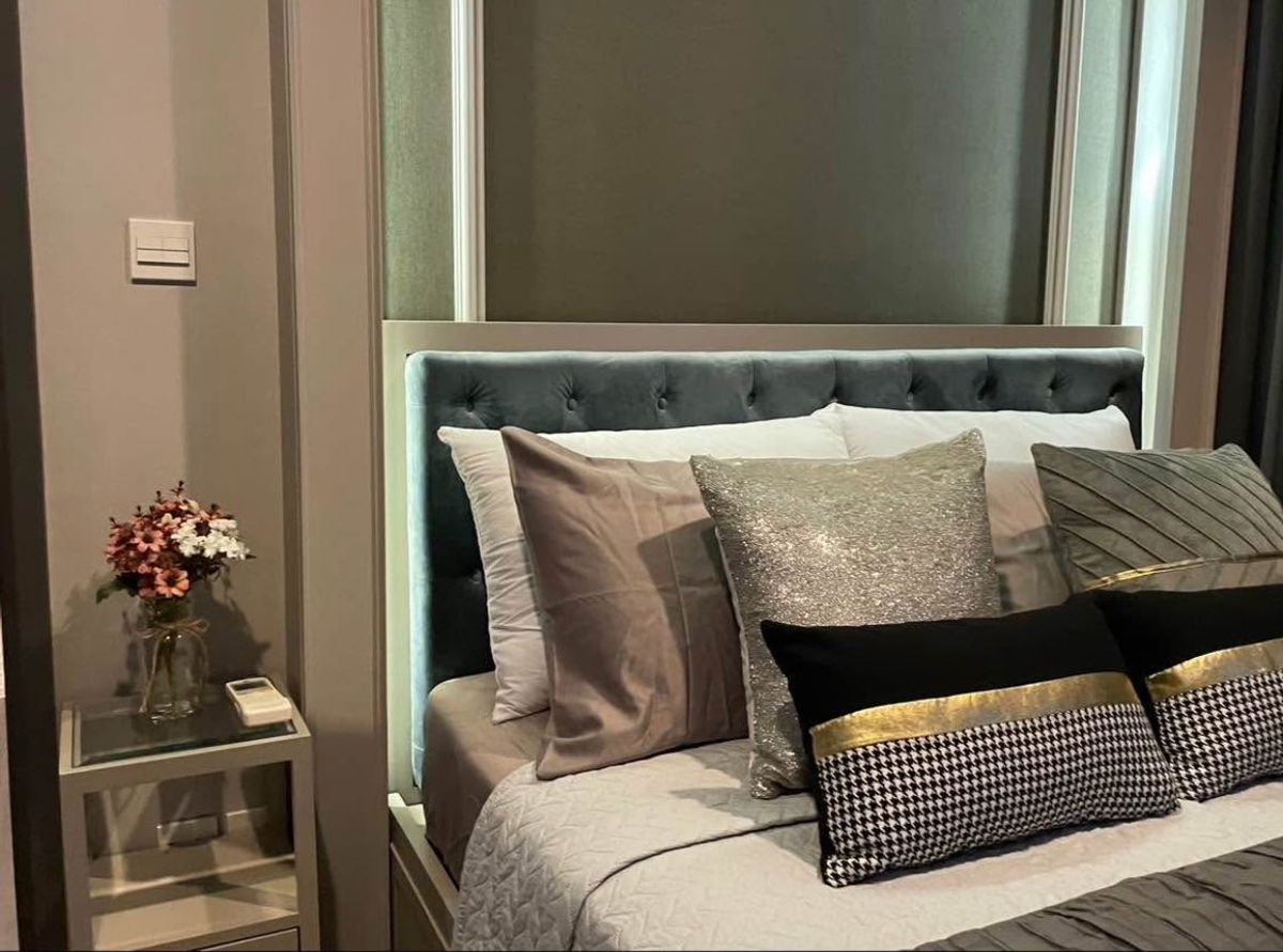 ให้เช่าคอนโดสุขุมวิท อโศก ทองหล่อ : คอนโด Edge Sukhumvit 23 เดินทางสะดวก ใกล้รถไฟฟ้าบีทีเอส มีรถรับส่ง ห้องสวย เฟอร์นิเจอร์ครบ พร้อมอยู่!!