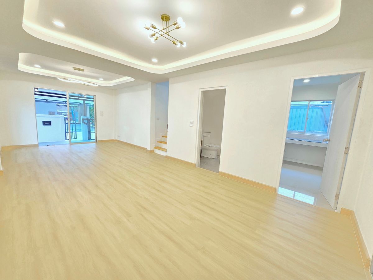 For SaleHouseLadkrabang, Suwannaphum Airport : [For Sale] Urgent Sale! 🔥 4-Bedroom Single House Atoll Maldives Palms – Corner Unit, Fully Renovated, Move-in Ready! Near Mega Bangna