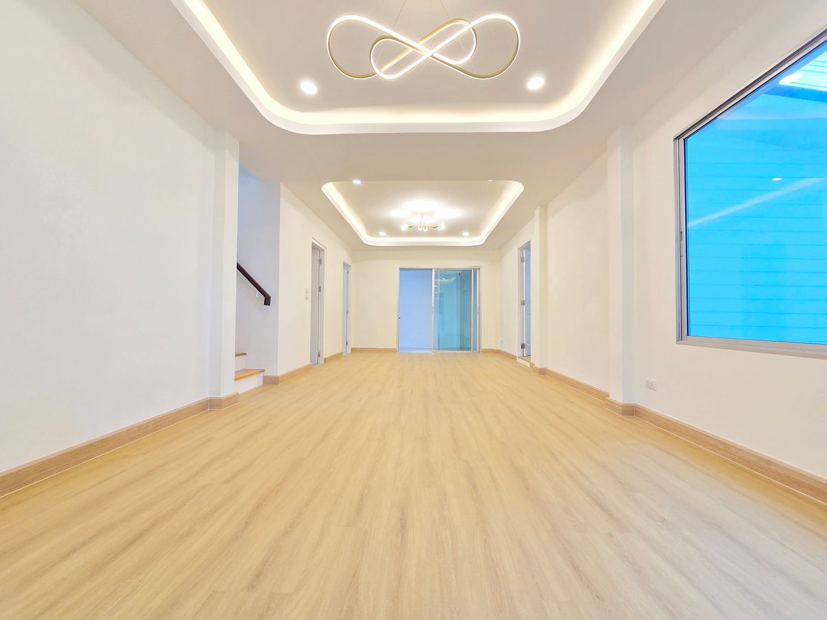 For SaleHouseLadkrabang, Suwannaphum Airport : [For Sale] Urgent Sale! 🔥 4-Bedroom Single House Atoll Maldives Palms – Corner Unit, Fully Renovated, Move-in Ready! Near Mega Bangna