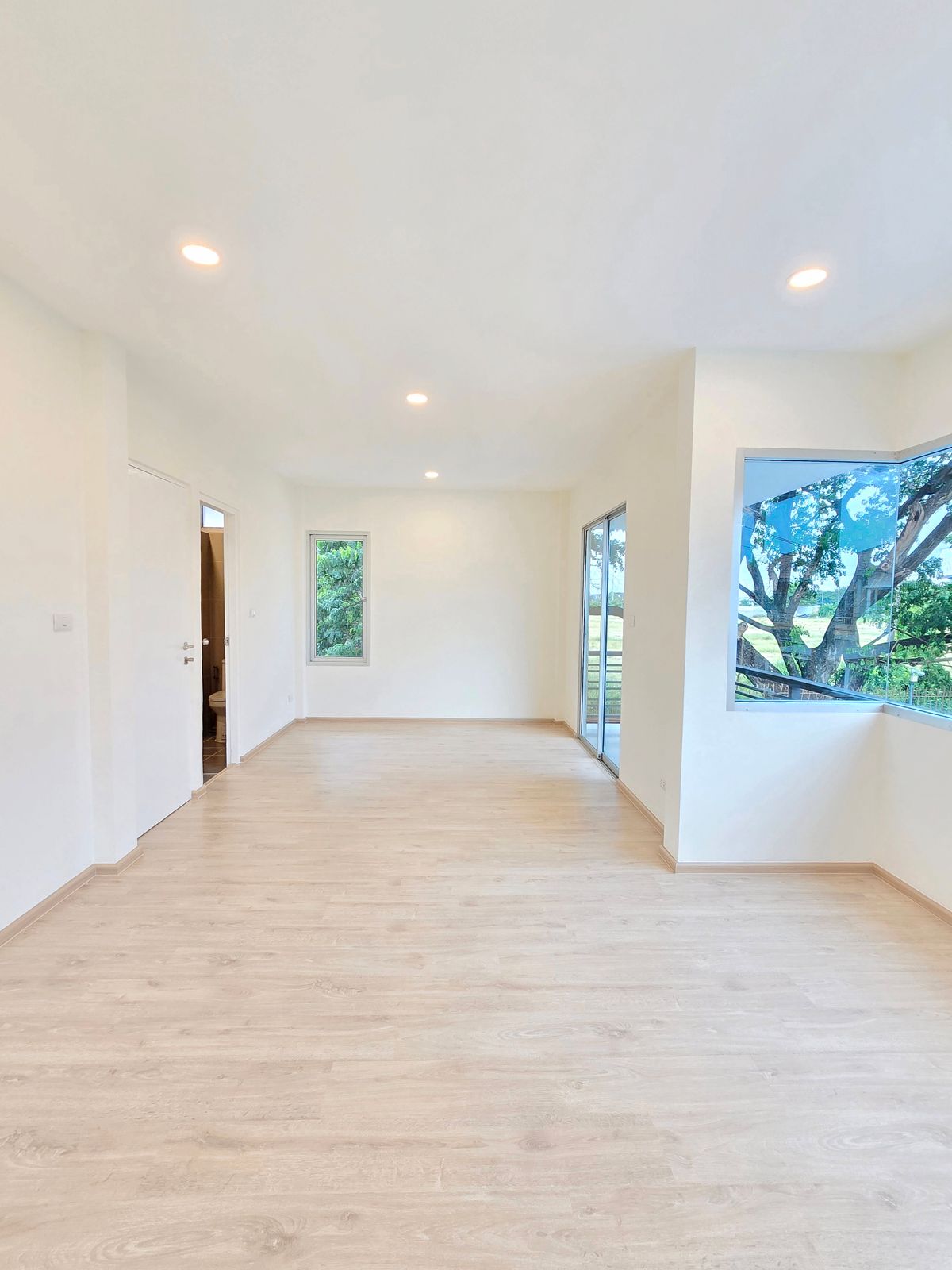 For SaleHouseLadkrabang, Suwannaphum Airport : [For Sale] Urgent Sale! 🔥 4-Bedroom Single House Atoll Maldives Palms – Corner Unit, Fully Renovated, Move-in Ready! Near Mega Bangna