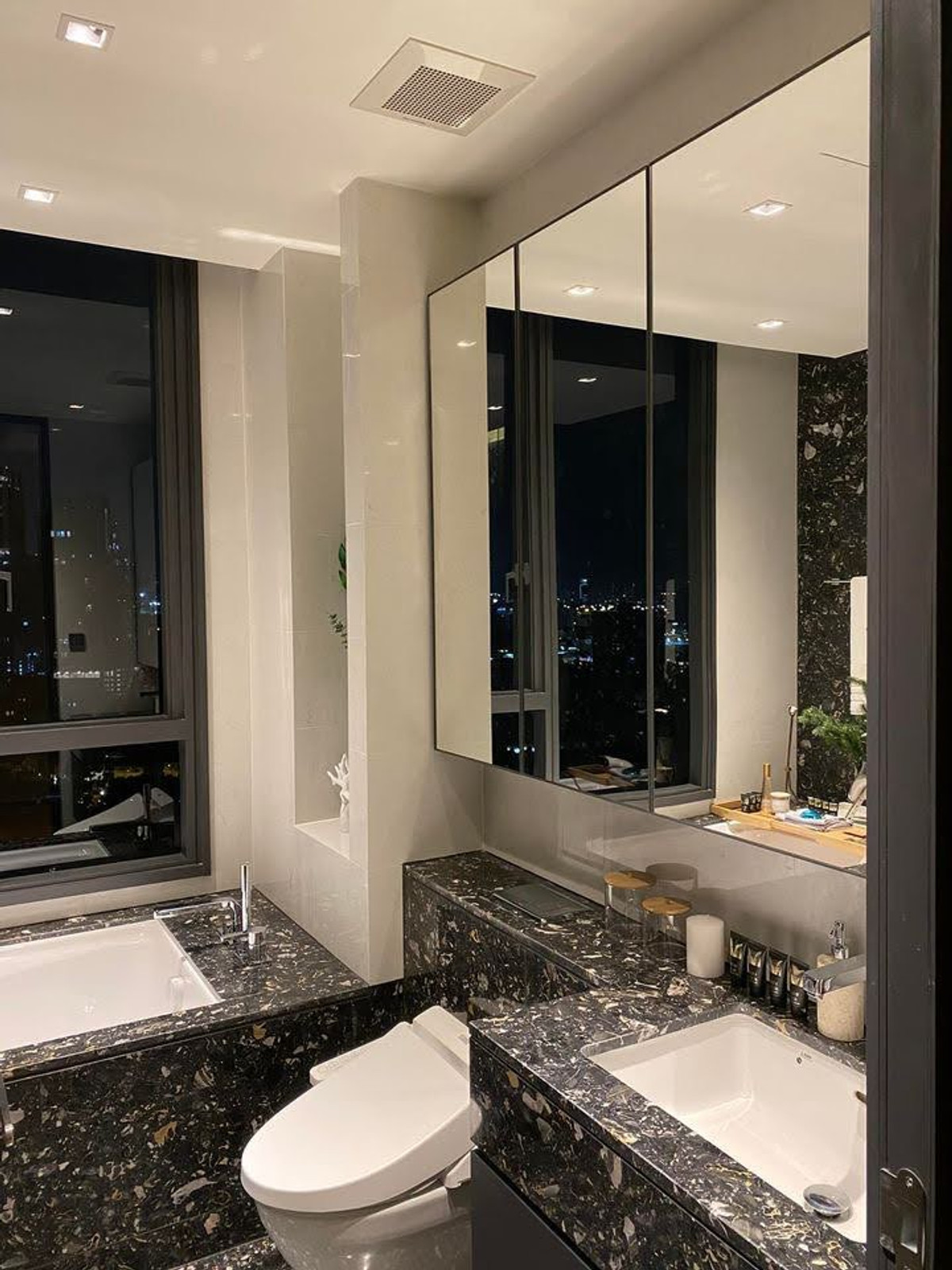 คอนโดสุขุมวิท อโศก ทองหล่อ : ✨ GT16118 |  คอนโดหรูที่ Beatniq Sukhumvit 32 เดินทางสะดวก ใกล้รถไฟฟ้าบีทีเอส มีรถรับส่ง ห้องแต่งสวย เฟอร์นิเจอร์ครบ พร้อมอยู่