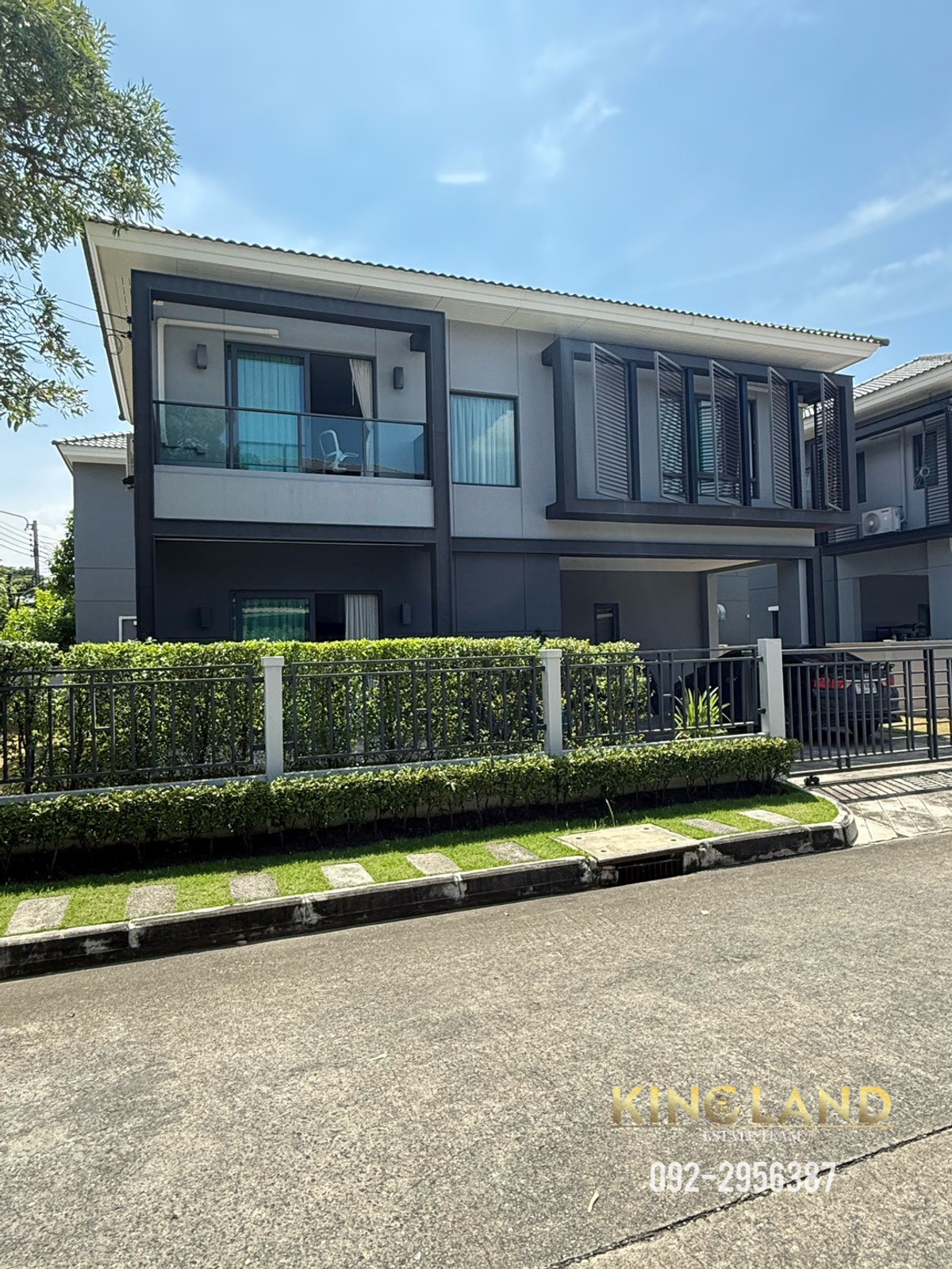 ให้เช่าบ้านแจ้งวัฒนะ เมืองทอง : 🏡 ให้เช่าบ้านเดี่ยว CENTRO ราชพฤกษ์–แจ้งวัฒนะ บ้านสวย สภาพใหม่สุดๆ พร้อมเข้าอยู่ได้เลย มี 4 ห้องนอน | 3 ห้องน้ำ | 2 ที่จอดรถ บ้านหันหน้า ทิศเหนือ แดดร่ม #เฟอร์นิเจอร์ครบ #เลี้ยงสัตว์ได้
