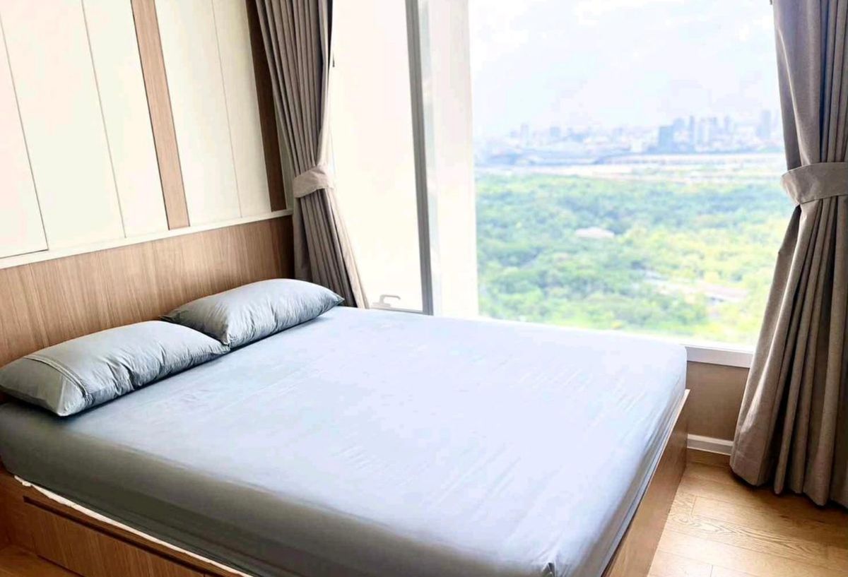 For RentCondoLadprao, Central Ladprao : For rent: The Saint Residences, beautiful, cheap, ready to move in, near MRT Phahon Yothin. If interested, contact Line @841qqlnr