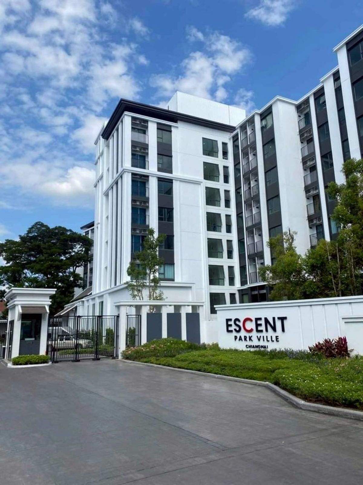 For RentCondoChiang Mai : For Rent – Escent Park Ville Chiang Mai 💎 📍Luxury condo inside Central Festival Chiang Mai, with free shuttle service!