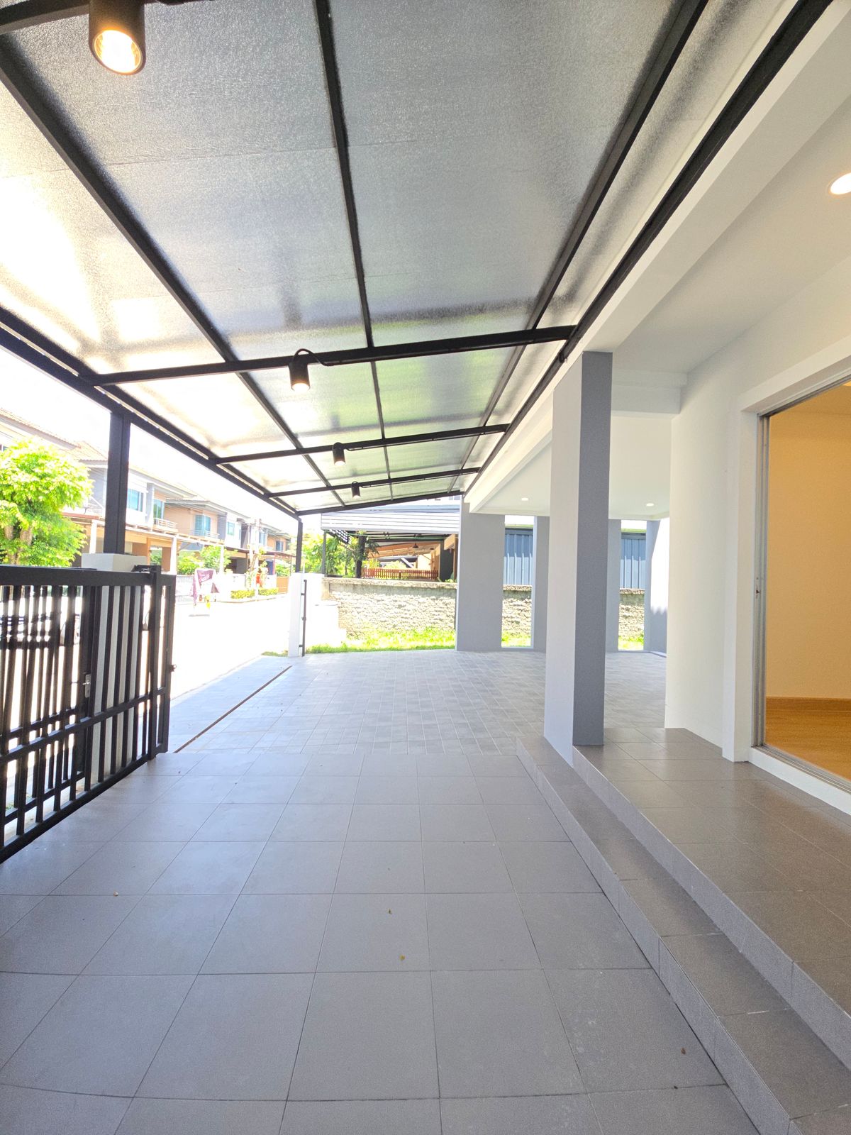 For SaleHouseLadkrabang, Suwannaphum Airport : [For Sale] Urgent Sale! 🔥 4-Bedroom Single House Atoll Maldives Palms – Corner Unit, Fully Renovated, Move-in Ready! Near Mega Bangna