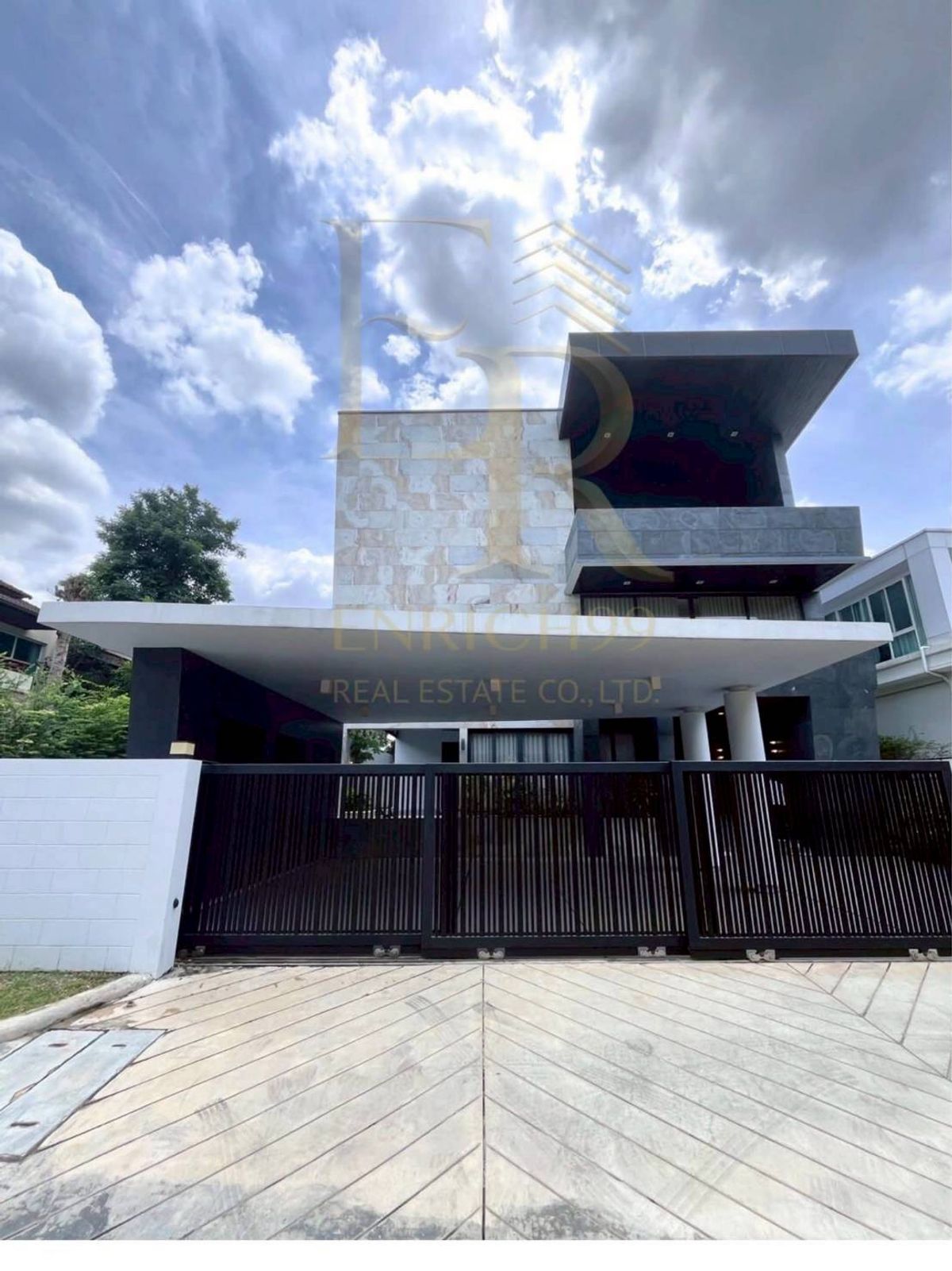 For SaleHouseRatchadapisek, Huaikwang, Suttisan : Newly built house With private swimming pool On Ratchadaphisek Road  Near Wong Sawang intersection