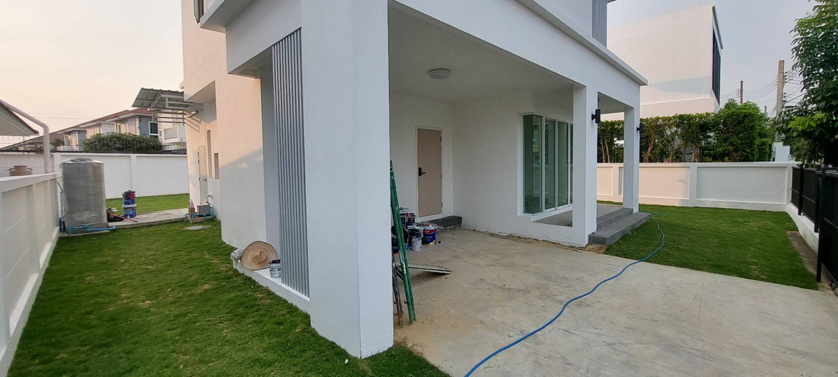 For SaleHouseRathburana, Suksawat : Big house 107 sq m. Cant find this price. Currently renovating.