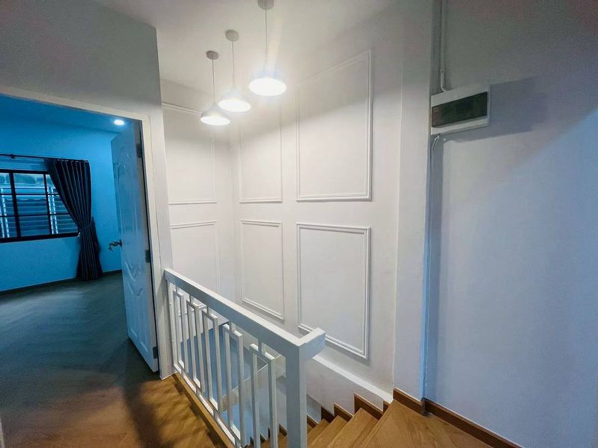 ขายทาวน์โฮมเสรีไทย-นิด้า : ขายทาวน์เฮ้าส์ 2 ชั้น หมู่บ้านเรือนทองนิเวศน์ เนื้อที่ 16.5 ตารางวา 2 ห้องนอน ซอยเสรีไทย 44 ถนนลาดพร้าว ถนนเสรีไทย แขวงคันนายาว เขตบางกะปิ กรุงเทพมหานคร