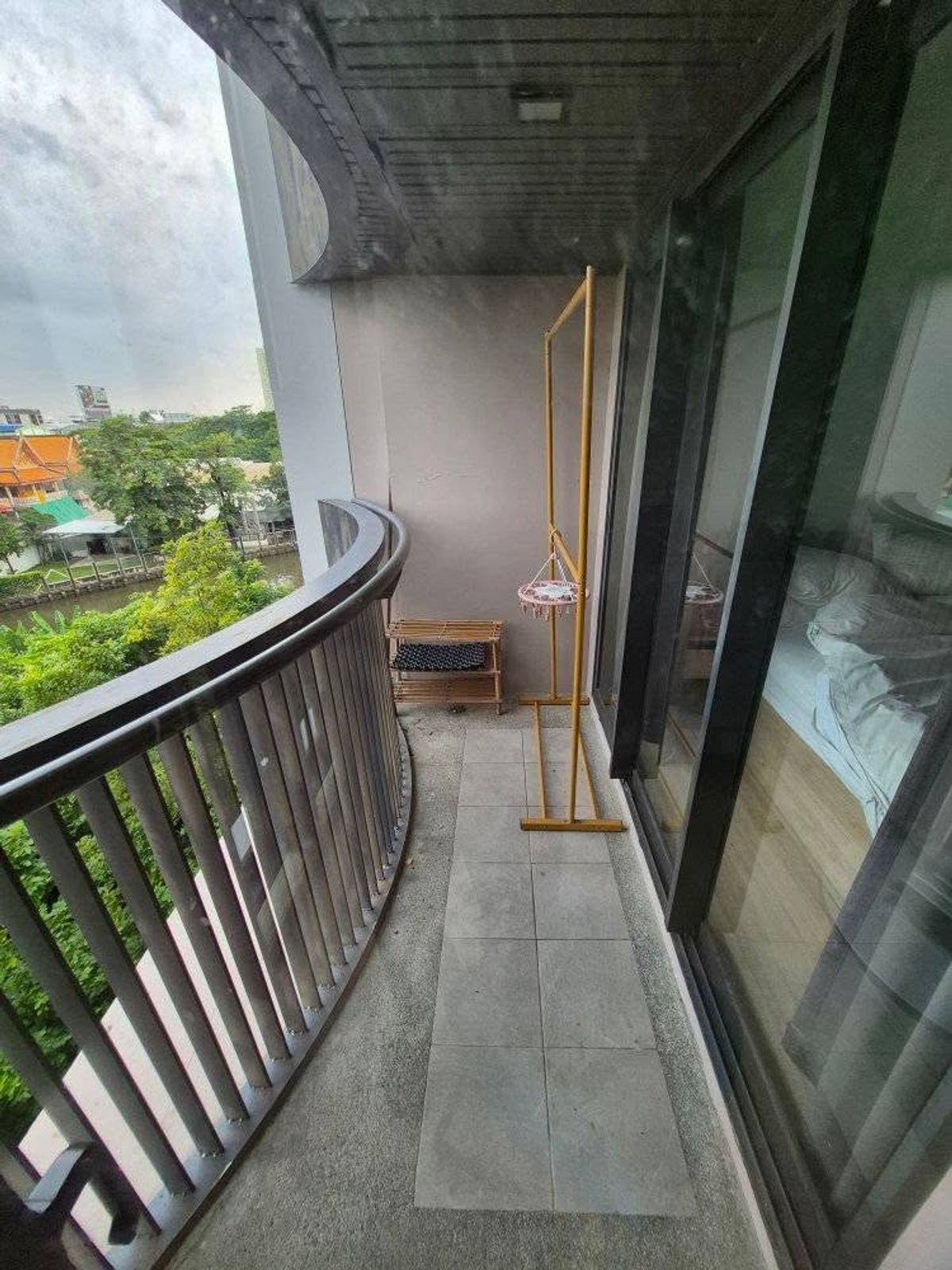 For RentCondoOnnut, Udomsuk : Kawa Haus Condo, convenient travel, close to BTS, there is a shuttle, beautiful room, fully furnished, ready to move in.