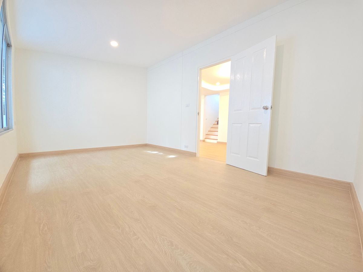 For SaleHouseLadkrabang, Suwannaphum Airport : [For Sale] Urgent Sale! 🔥 4-Bedroom Single House Atoll Maldives Palms – Corner Unit, Fully Renovated, Move-in Ready! Near Mega Bangna