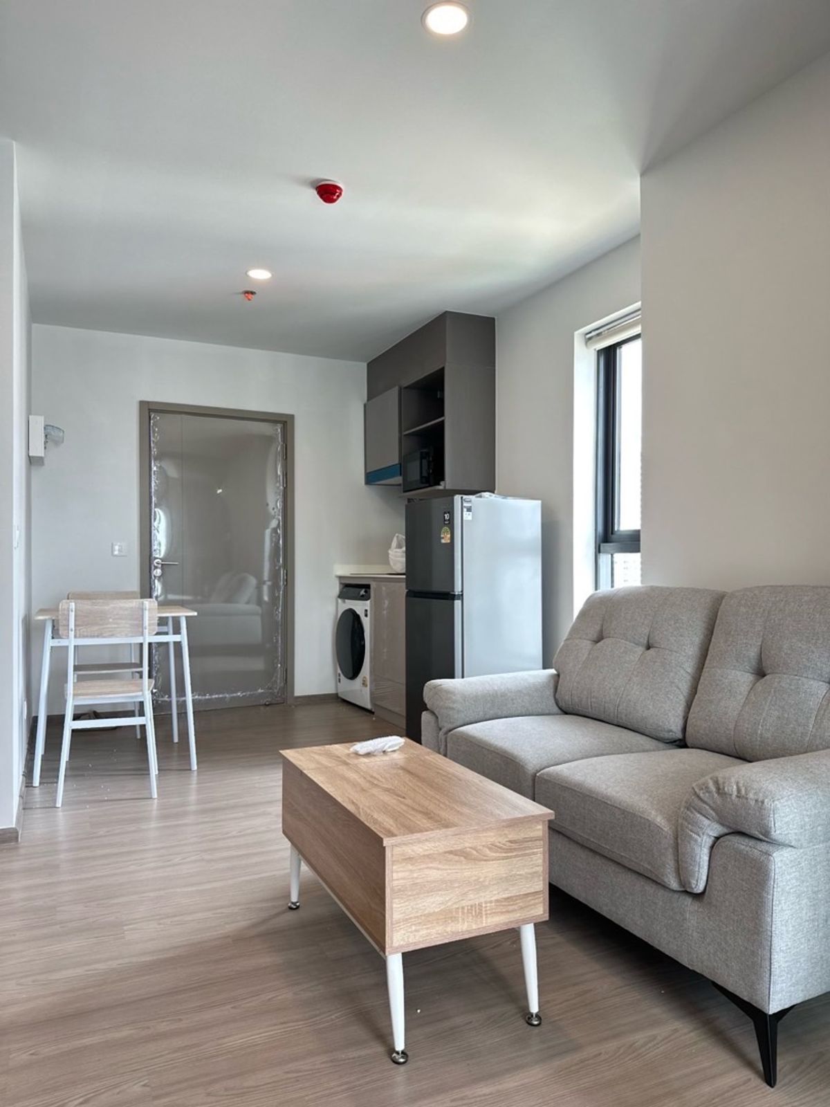 For RentCondoKhlongtoei, Kluaynamthai : 🌇 Brand New Corner Unit Condo for Rent | High Floor | Stunning View – Aspire Sukhumvit-Rama 4