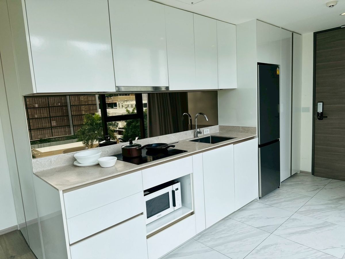 ให้เช่าคอนโดสุขุมวิท อโศก ทองหล่อ : for rent asoke 2bedroom 0886382235