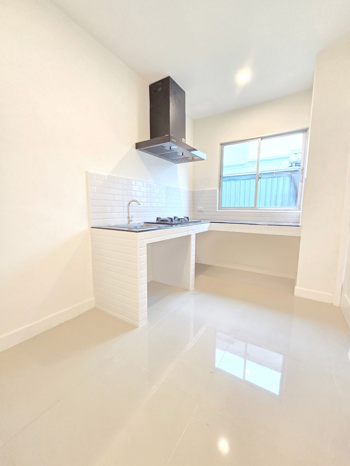 For SaleHouseLadkrabang, Suwannaphum Airport : [For Sale] Urgent Sale! 🔥 4-Bedroom Single House Atoll Maldives Palms – Corner Unit, Fully Renovated, Move-in Ready! Near Mega Bangna