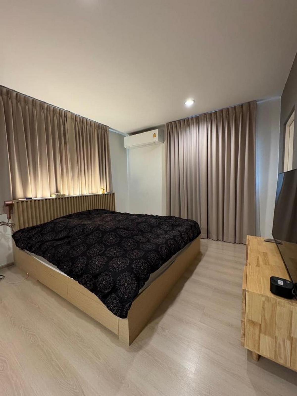 For SaleHouseSamut Prakan,Samrong : Semi-detached house, Villaggio Village Bangna-Theparak | Villaggio Bangna-Theparak Provide all electrical appliances + furniture ready to move in.