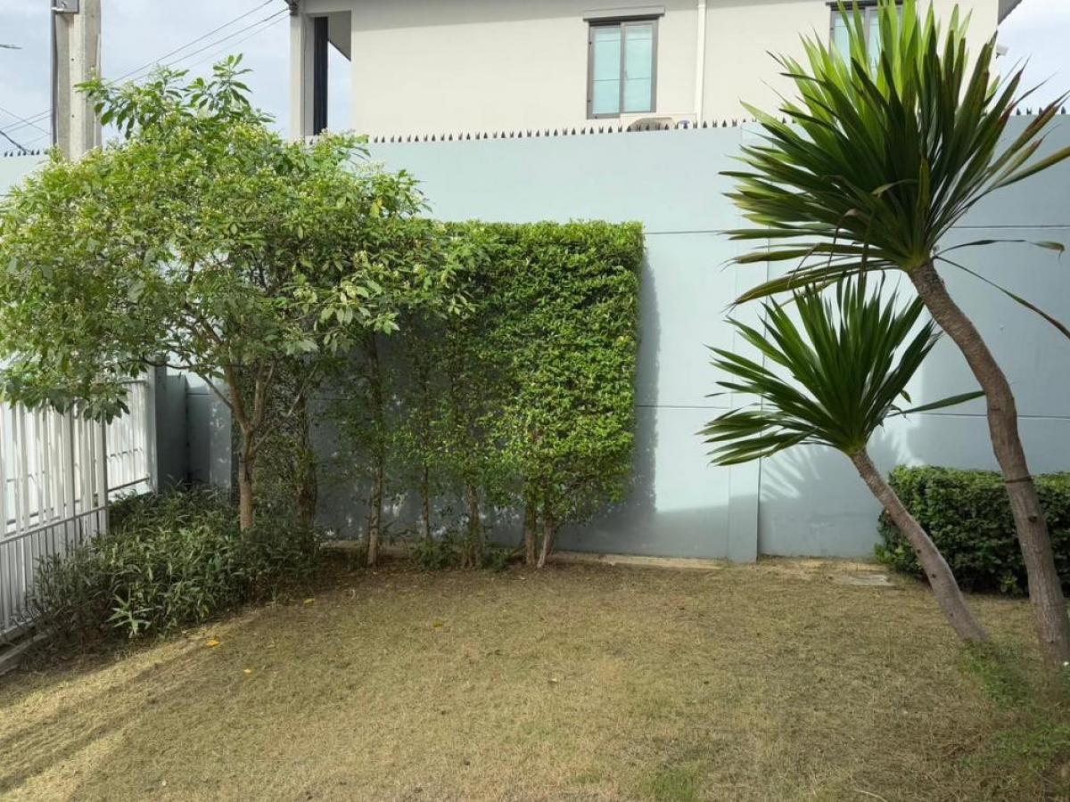 For SaleHouseSamut Prakan,Samrong : Semi-detached house, Villaggio Village Bangna-Theparak | Villaggio Bangna-Theparak Provide all electrical appliances + furniture ready to move in.