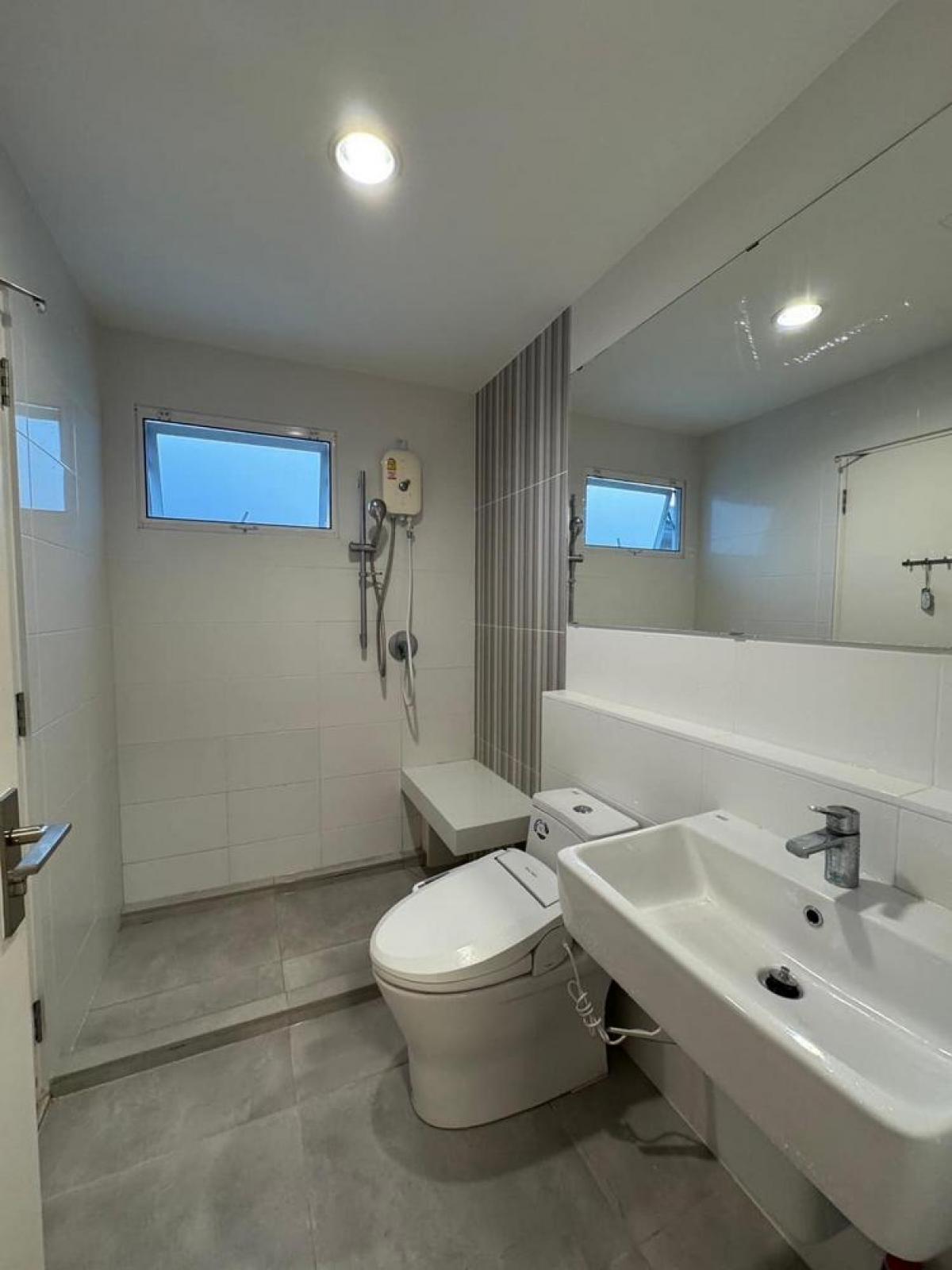 For SaleHouseSamut Prakan,Samrong : Semi-detached house, Villaggio Village Bangna-Theparak | Villaggio Bangna-Theparak Provide all electrical appliances + furniture ready to move in.