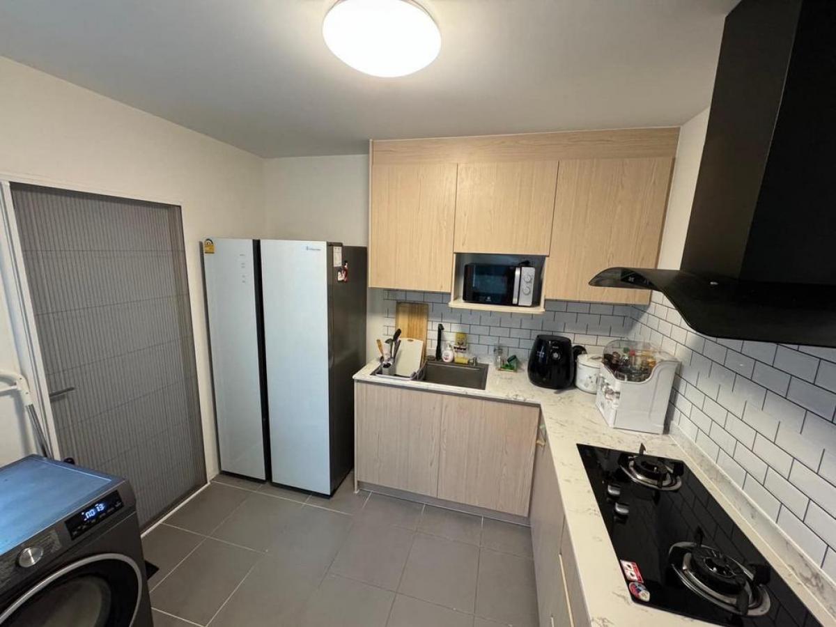 For SaleHouseSamut Prakan,Samrong : Semi-detached house, Villaggio Village Bangna-Theparak | Villaggio Bangna-Theparak Provide all electrical appliances + furniture ready to move in.