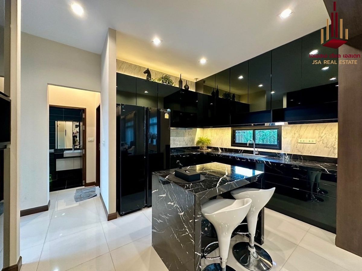 ให้เช่าบ้านลาดกระบัง สุวรรณภูมิ : ✨ For Rent: Perfect Masterpiece Sukhumvit 77 ✨  💰 Only 245,000 THB/month