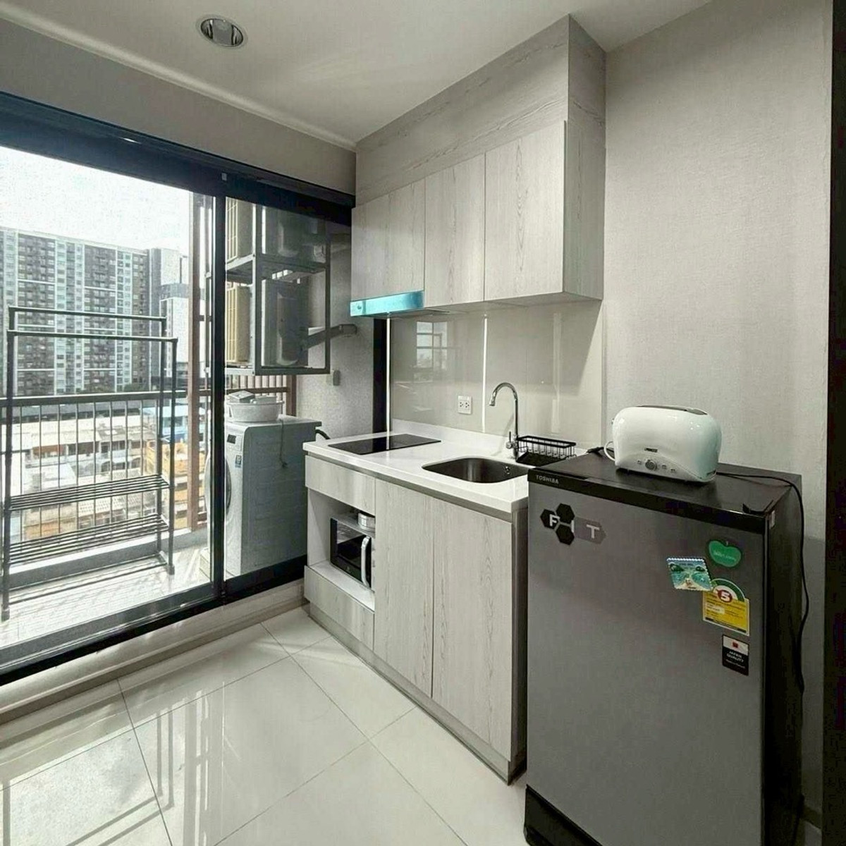 ให้เช่าคอนโดปิ่นเกล้า จรัญสนิทวงศ์ : 💙@condocurator 💙 Life Pinklao เฟอร์นิเจอร์ครบ มีเครื่องซักผ้า [PM2923]